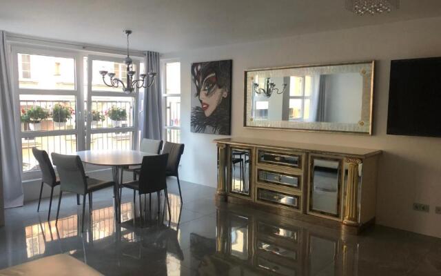 Luxurious 2 Bedroom Apartment Old City