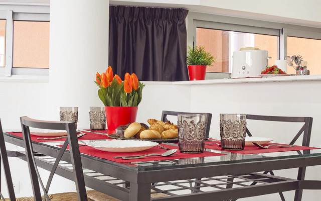 Charmsuites Paralel Apartments