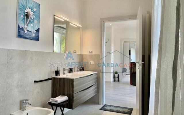 Cristallo Apartment - Desenzano Del Garda - GardaAffitti com