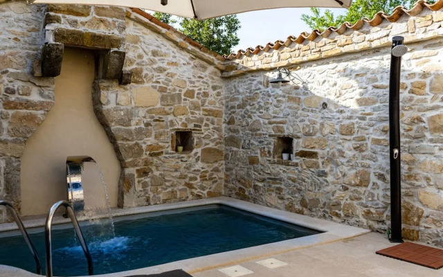 Comfortable Holiday Home With Pool