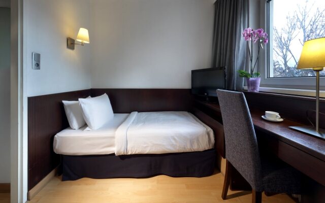 Mate Dependance Hotel