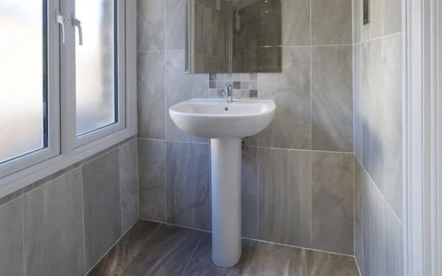 Charming Tower Bridge Apartment