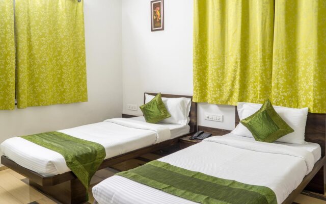 OYO 9738 Hotel House Khas Suites