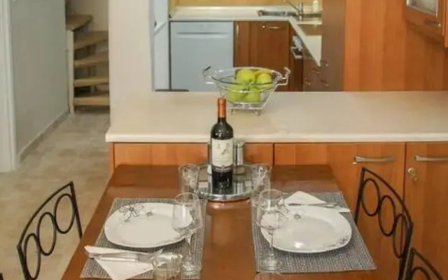 Violeta s Seaview Apartment in Rhodes