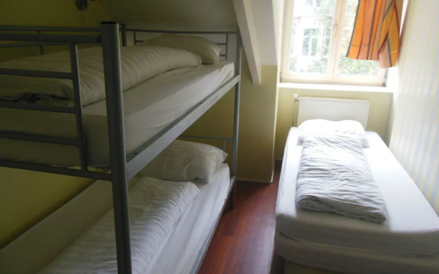 Hostel Sleep Inn