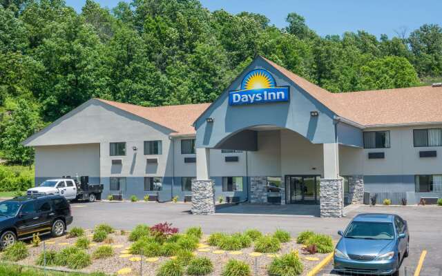 Days Inn by Wyndham Ashland in Cannonsburg, United States of America from 88$, photos, reviews - zenhotels.com