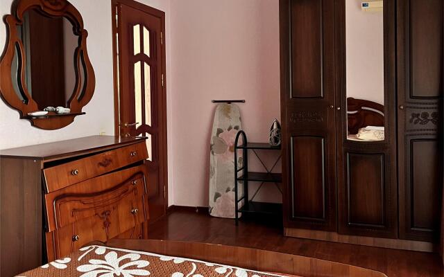 Nikos Guest House