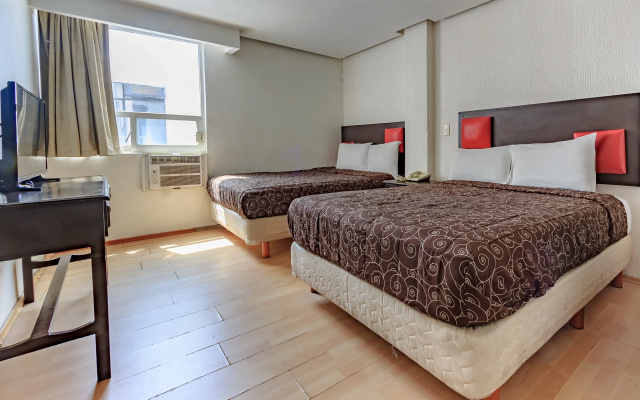 OYO Hotel Colón Express