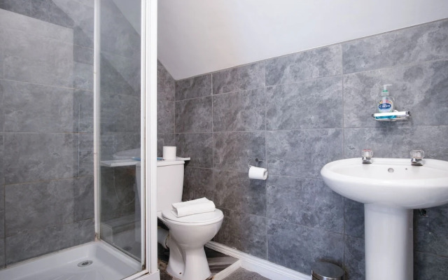 The Gatehouse - 2 Bedroom Apartment - Pendine