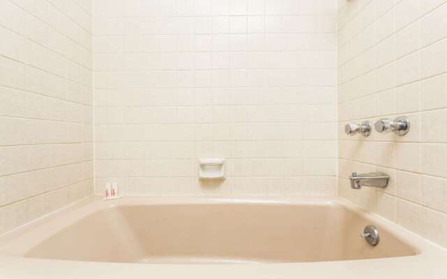 Super 8 by Wyndham Wendover