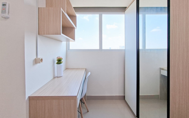 Good Location Studio Near Cisauk Station At Cisauk Point Apartment