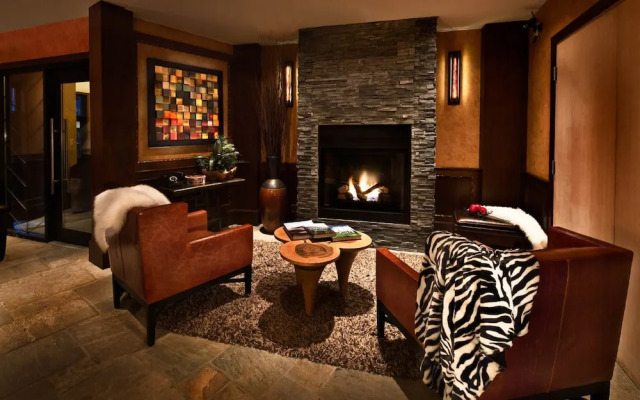 Mountain Side Hotel Whistler by Executive