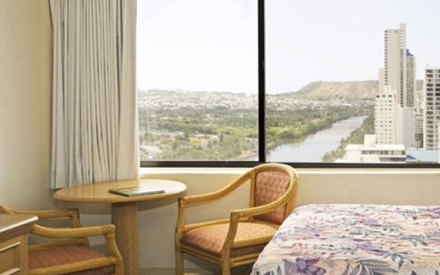 One-Bedroom Vacation Rental at Hawaiian Monarch