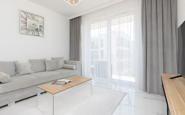 Glamour Apartment Warsaw by Renters