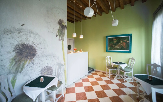 Stunning 15-bed Villa in Dolo, Close to Venice, IT