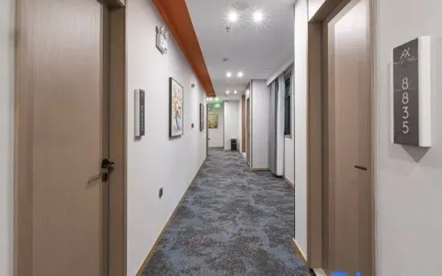 Qianxi Hotel (Xinzheng Airport Yukang New City)