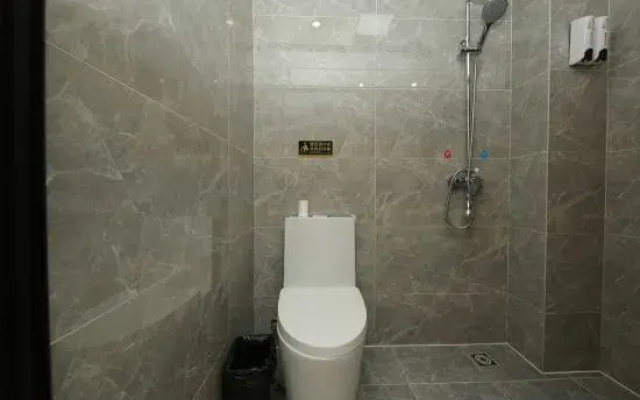 Lianger Hotel (Kunming Wuyue Plaza)