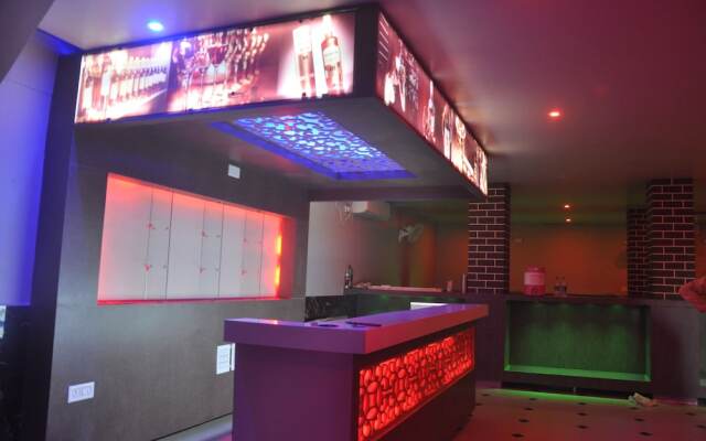 Hotel Raj International