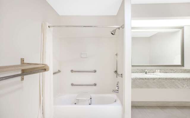 Super 8 by Wyndham Corpus Christi