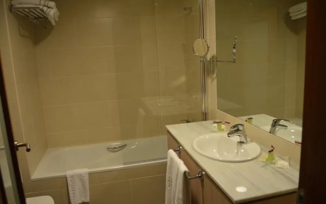 Balneario De Gravalos