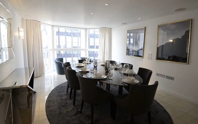 Spacius 3-bed Apartment in Kensington, London