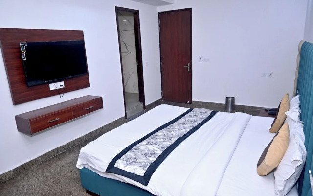 Hotel Golden By Admire Stay