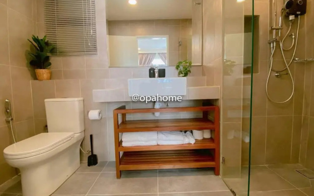 OPAHOME@ Timurbay Seafront Residence 2BR Family suite Seaview and Poolview