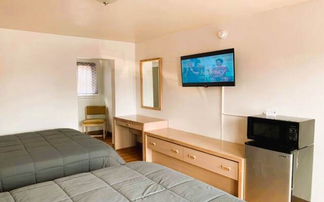 Royal Gateway Motel By OYO