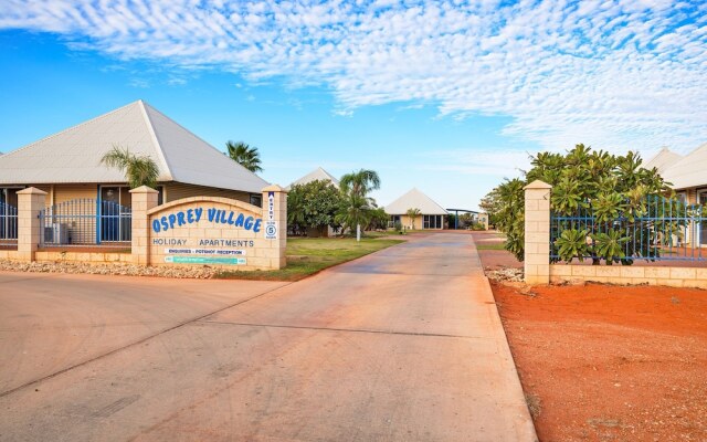 Osprey Holiday Village Unit 110 - Wake Up To the Birds in Your 4 Poster Bed with a View