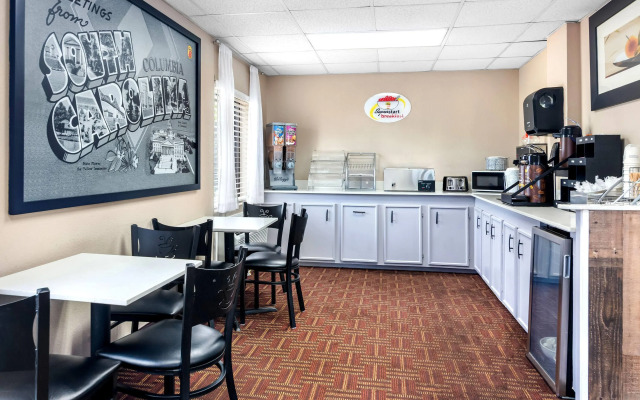 Super 8 by Wyndham Columbia