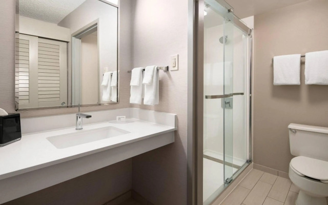 Courtyard by Marriott Bakersfield