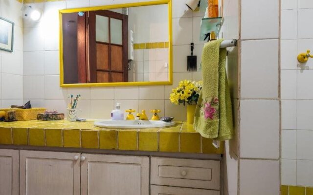 Casa Vermelha Hostel