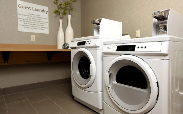 Holiday Inn Express Ralston - Arena Area