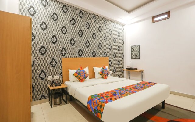 Fabhotel Pranjul Inn