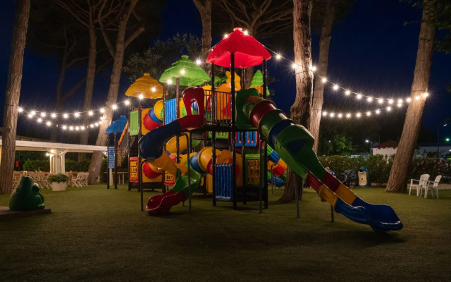 Club Del Sole Adriano Family Collection
