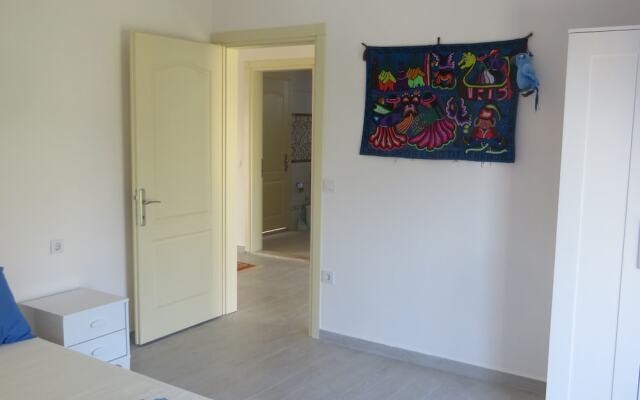 Villasleeps10-pool-bbq-mountainview-ac-parking