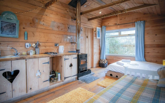 The Hygge Hut - 1 Bed - Freshwest Beach Retreat