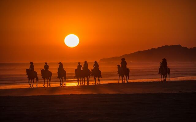 Sunset Del Mar Resort