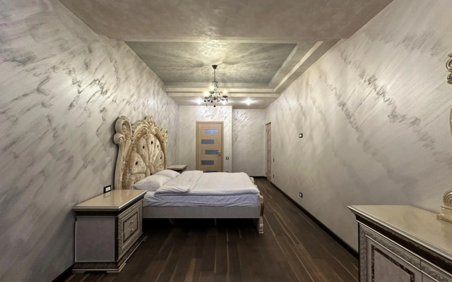 Northern Avenue 2 bedroom Luxury apartment HH777