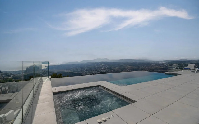 Villa Madi in Cumbre del Sol