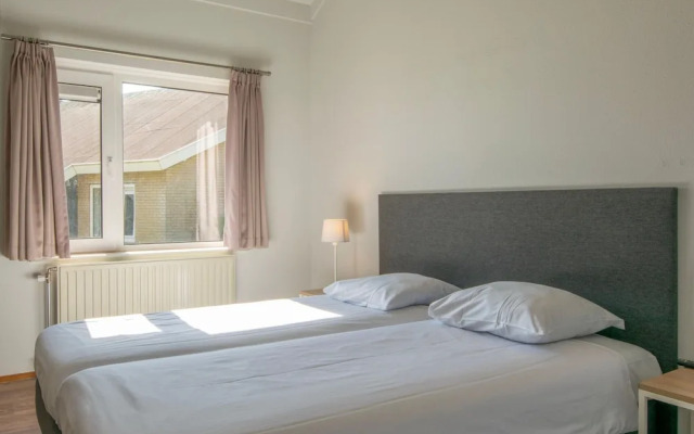 Restyled Bungalow with Dishwasher near Cozy Domburg