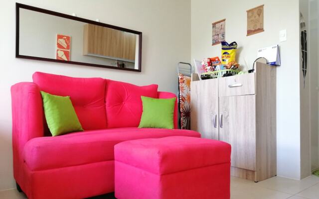 Cozy Condo Studio Near Airport with Wifi