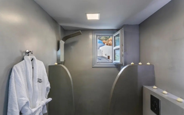 BlackStone Luxury Suites