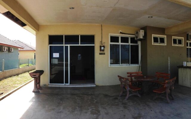 Semarak Beach Inn