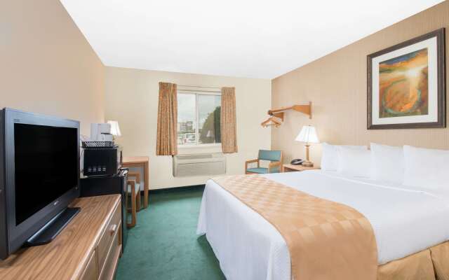 Days Inn & Suites by Wyndham Fargo 19th Ave/Airport Dome