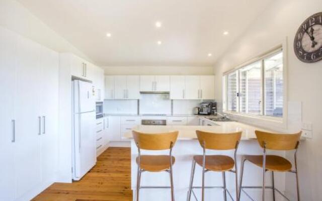 11 Riley St - Stylishly Modern