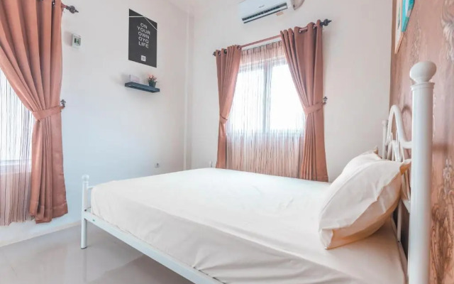 OYO Life 2658 Kost Rasyamada