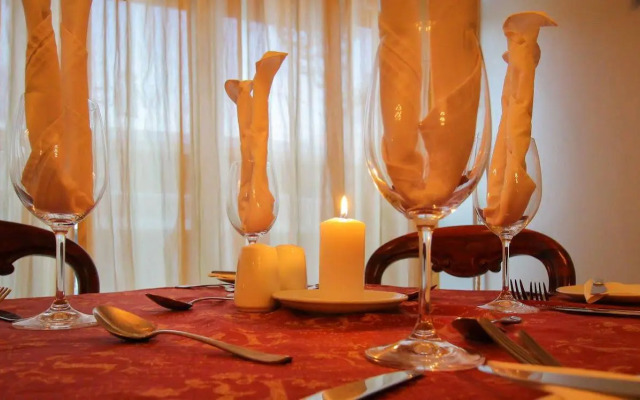 The Victorian 1906 Hotel