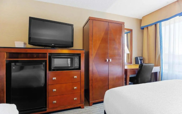 Sandman Hotel & Suites London Downtown