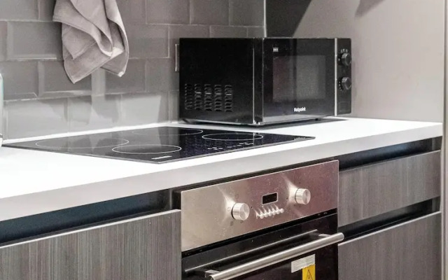 Bradford City Apartment - Bolton Road Oasis